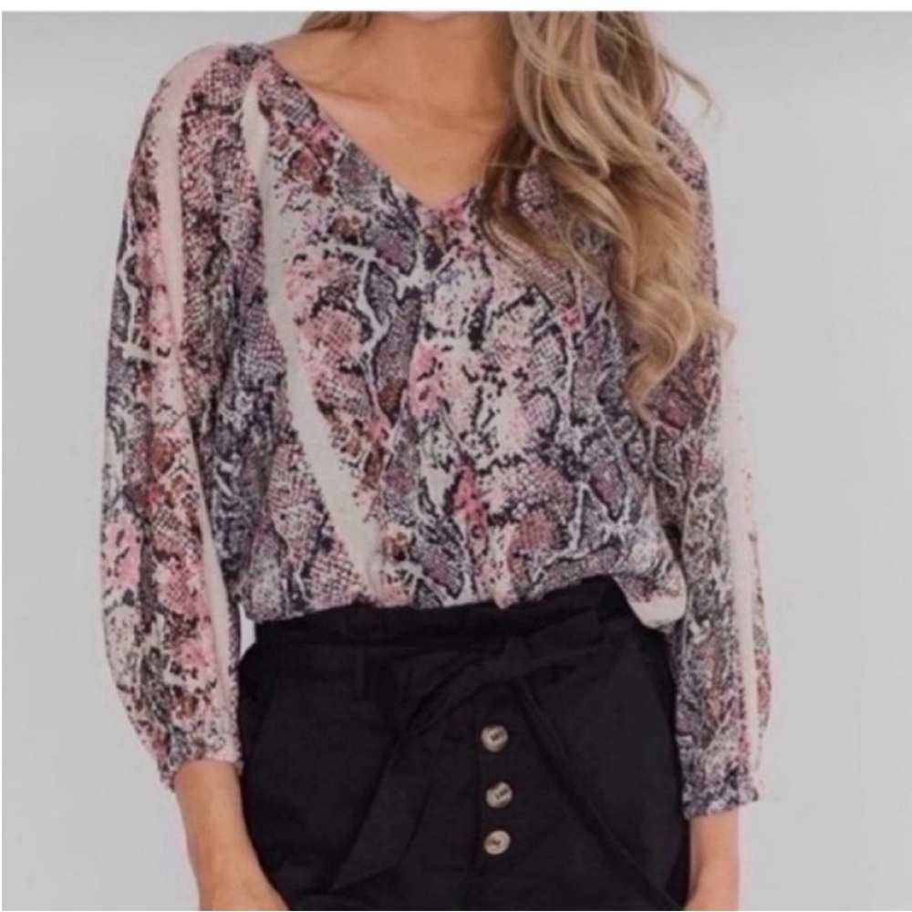 IVORY snake print tie front sheer blouse top
Brand new!!!